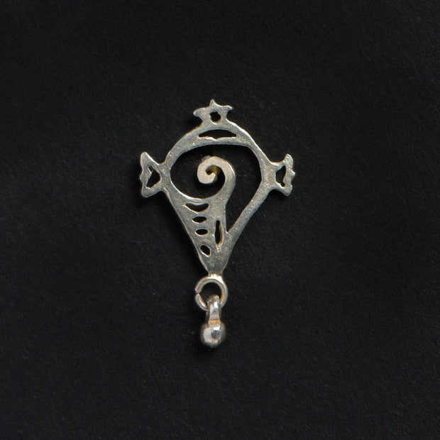 Shankh sterling silver nosepin