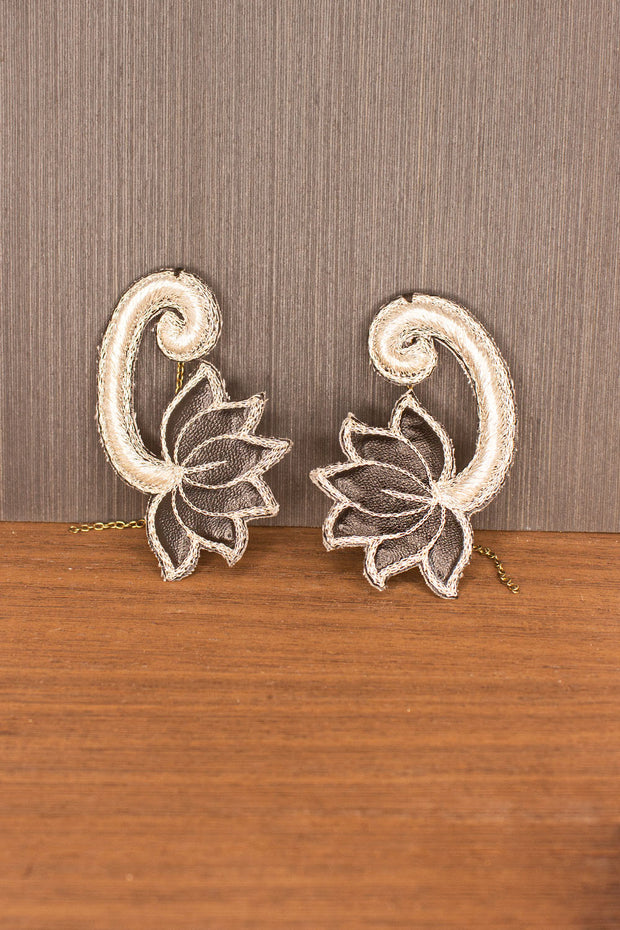 order online Lotus silver ear-cuff- gonecase.in